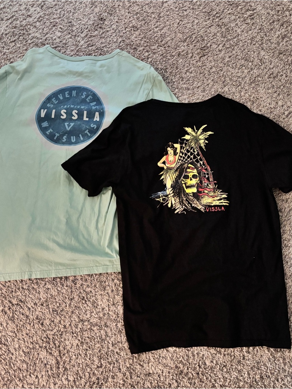 2 Vissla Graphic Tee Shirts - Black & Light Mint